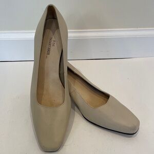 Vintage Cream Leather Heels Sz 6